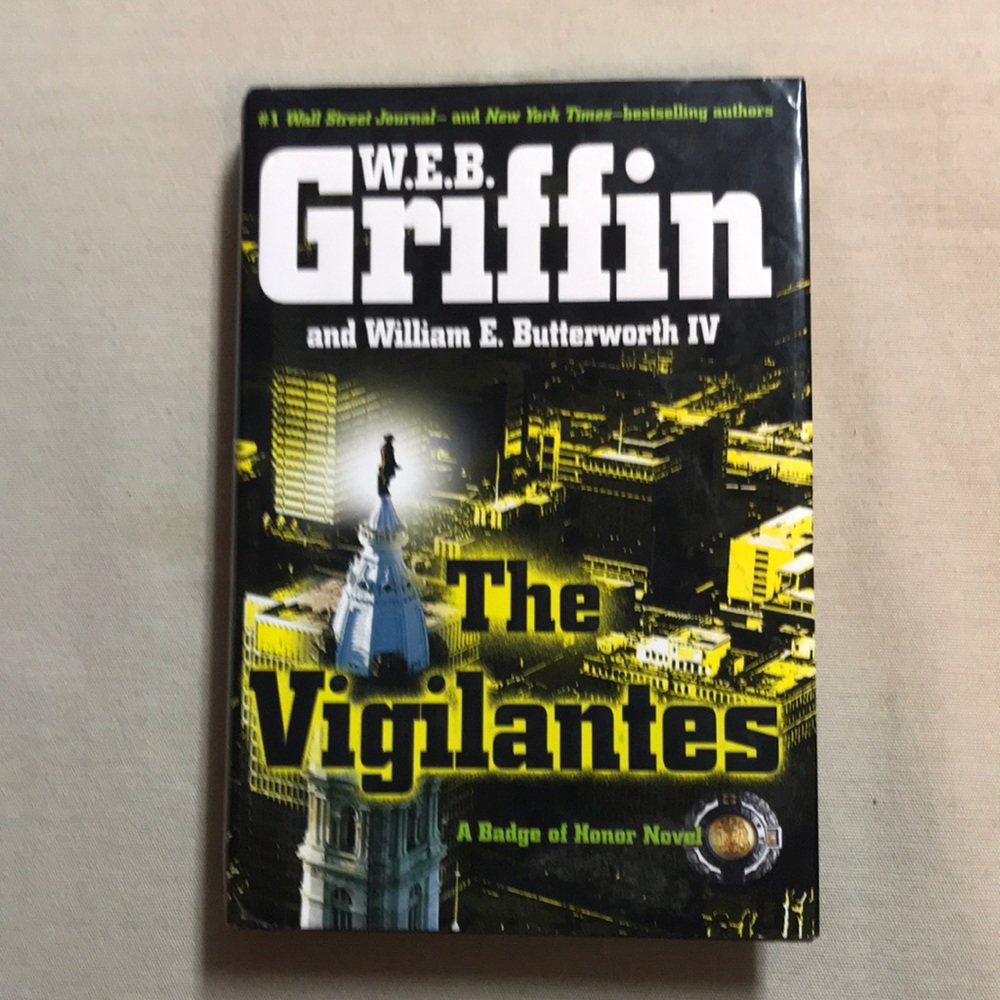 🌈2/$8 The Vigilantes #10 Badge of Honor Series